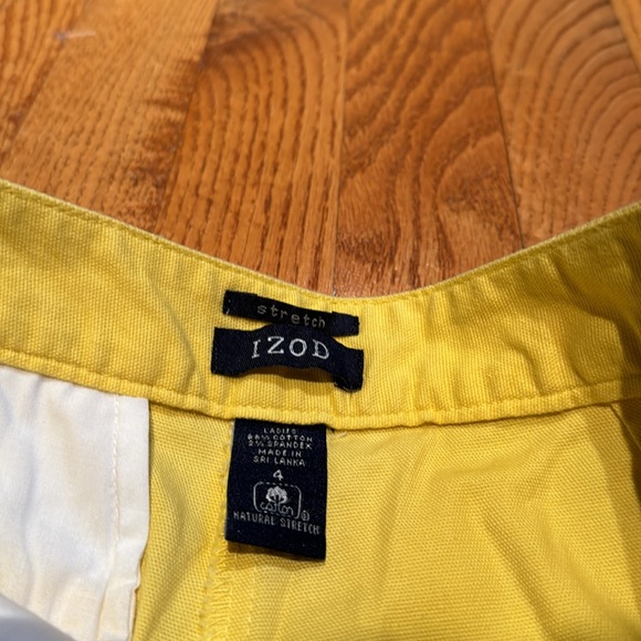 Izod cotton yellow shorts size 4 - Picture 2 of 4